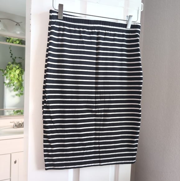 Pencil skirt - Picture 1 of 4